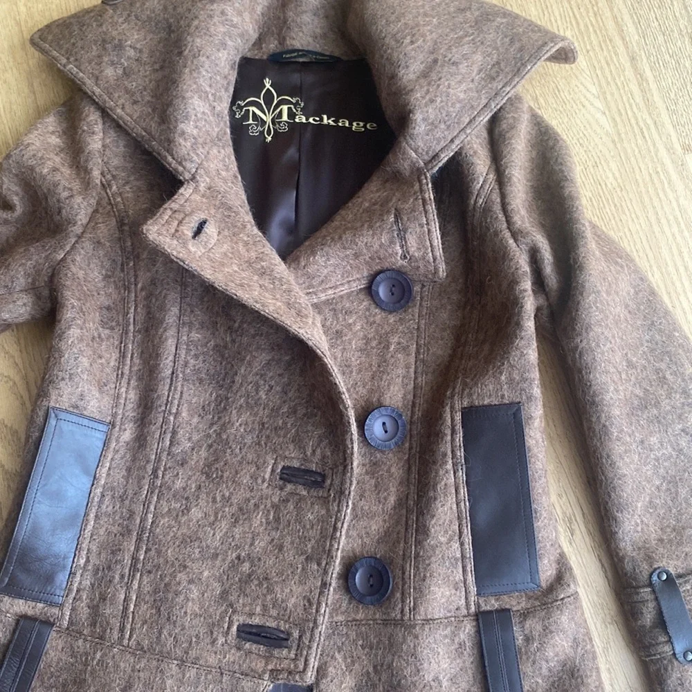 NEW Mackage womens pea coat sz. Small. Wool / Cashmere blend. Made in Canada - Picture 10 of 13